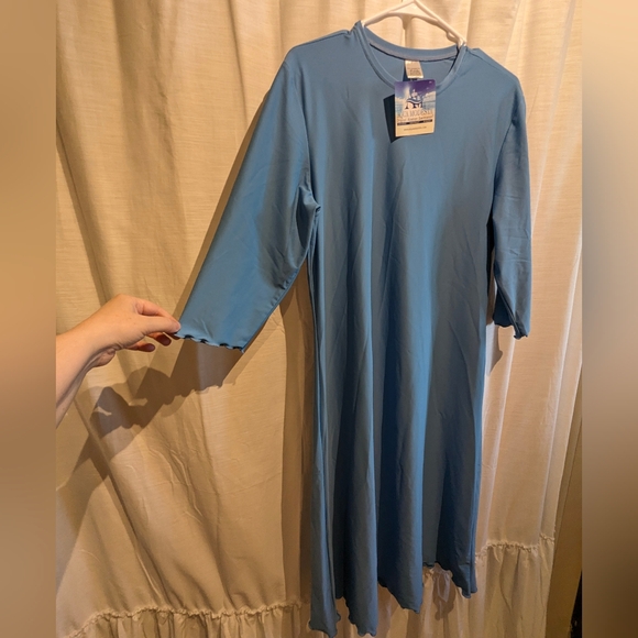 Swimsuit Dress Lettuce Hemline and wrists. NWT. Snag in front fabric. A2 - Picture 7 of 8